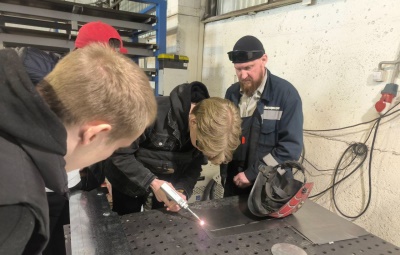 Студенты СП382 познакомились с производством электрооборудования